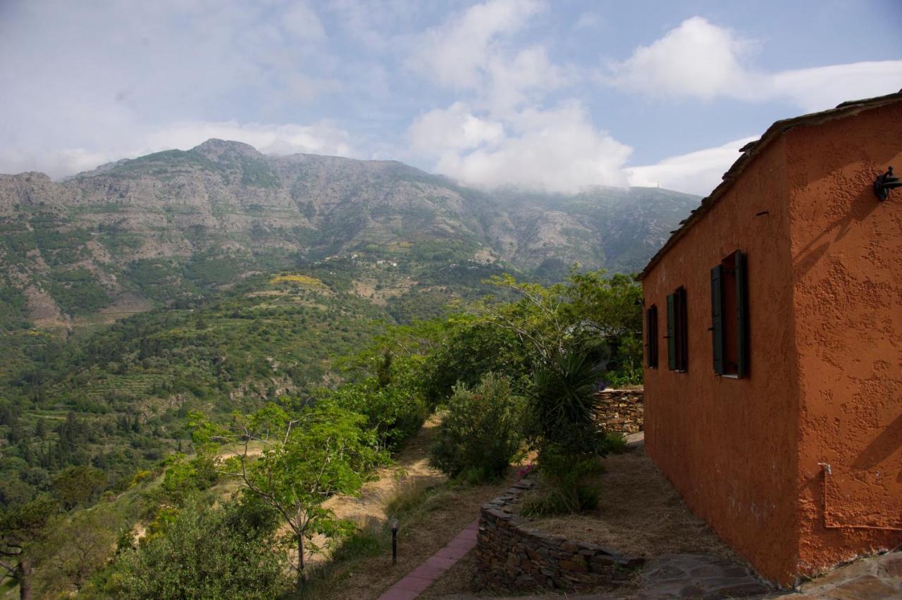 Ikarian Centre - Accommodation & Mountain Hiking Эвдилос Экстерьер фото